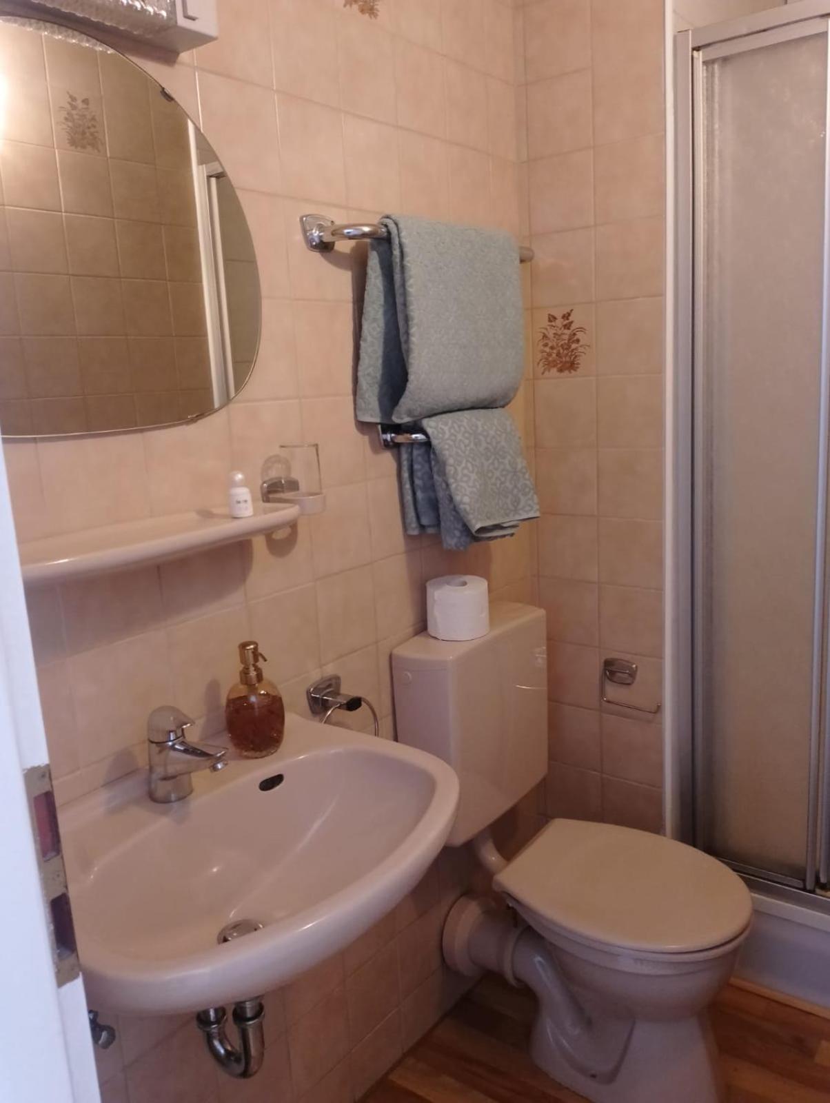Guesthouse - Weeze Rooms Esterno foto