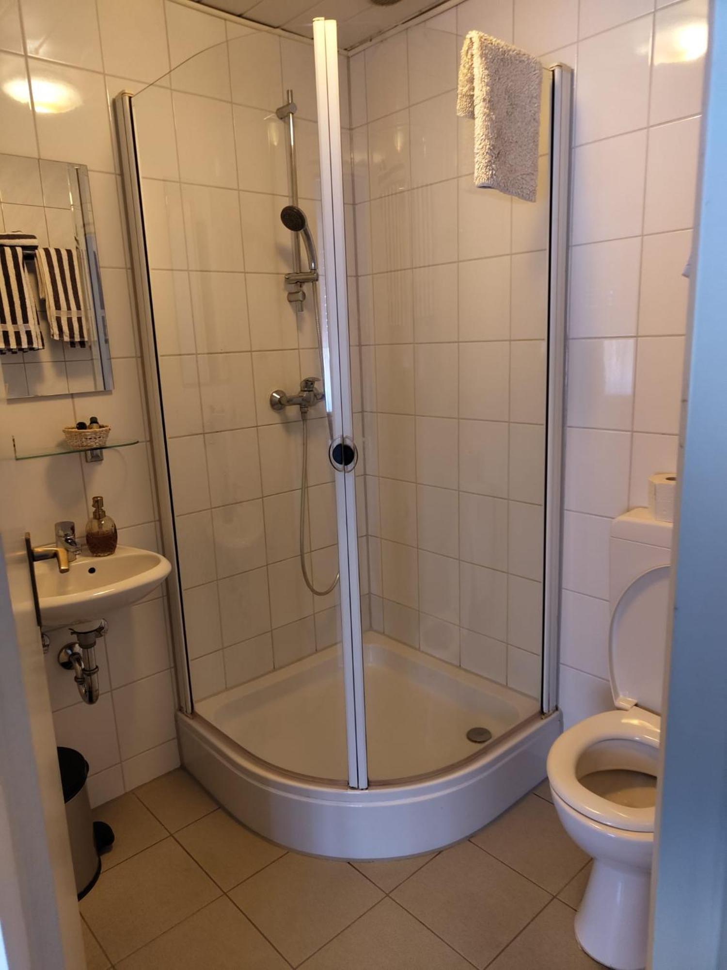 Guesthouse - Weeze Rooms Esterno foto