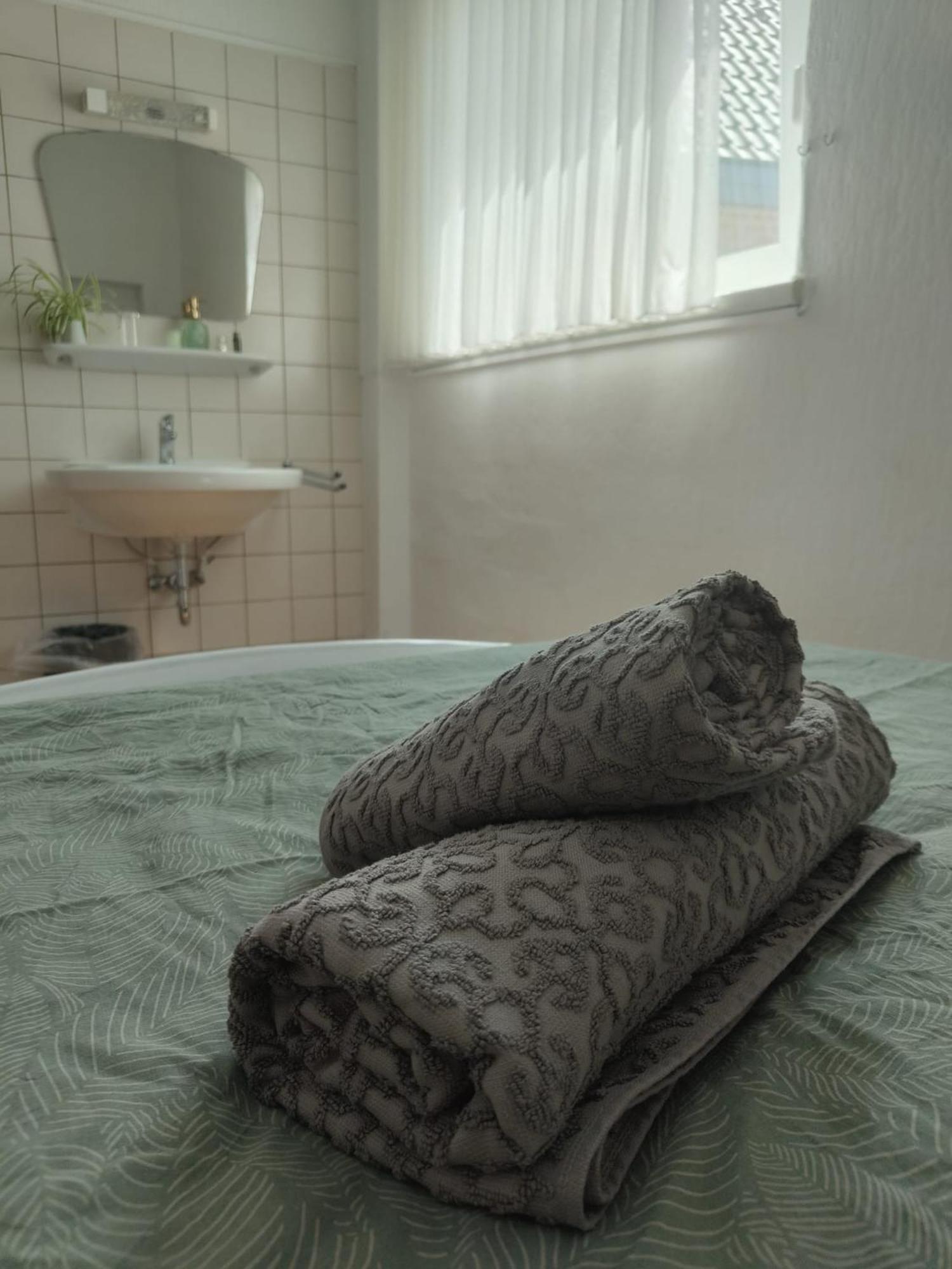 Guesthouse - Weeze Rooms Esterno foto